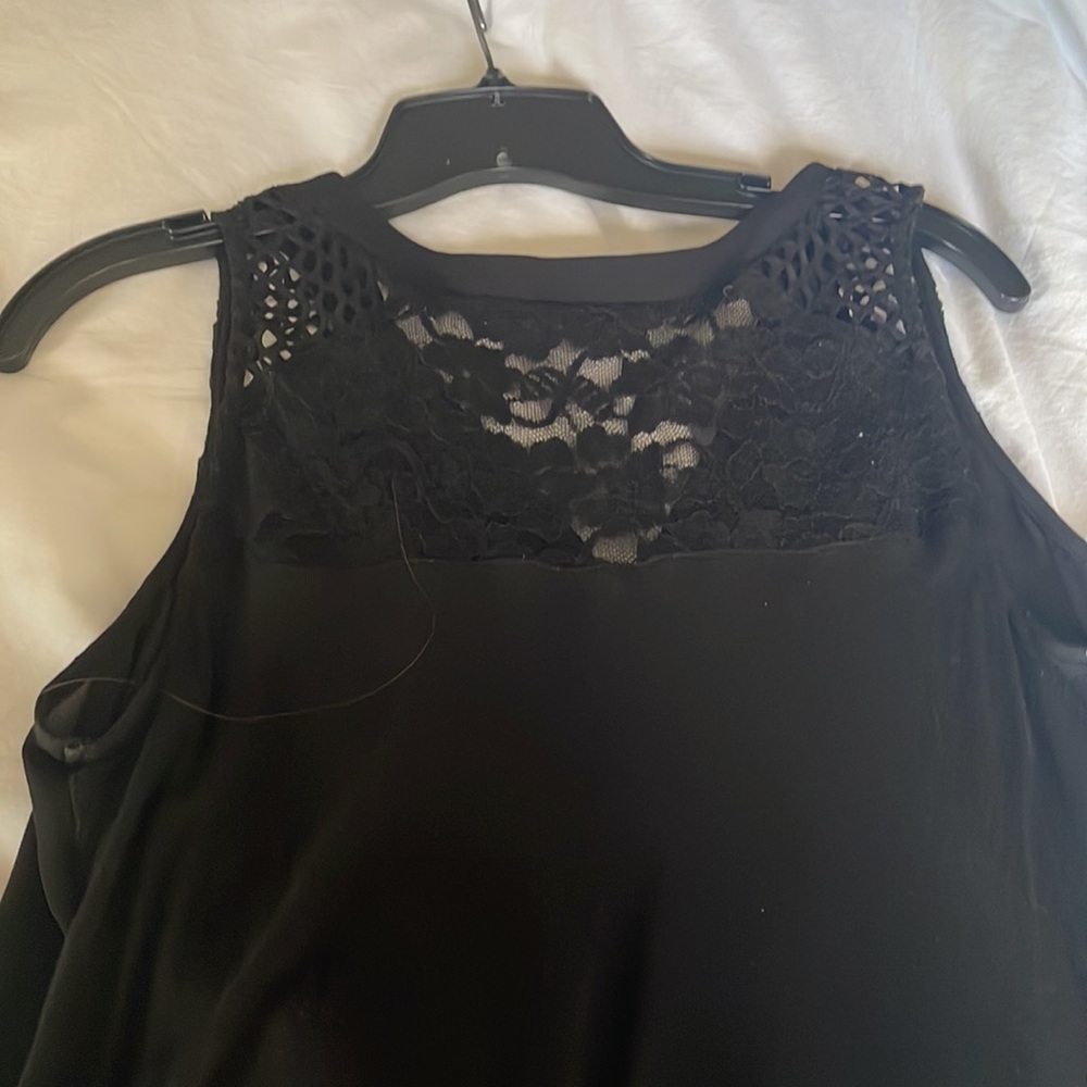 Express Sleeveless Top - Picture 3 of 6